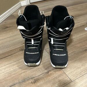 Women's Burton Bootique Snowboarding Boots Size 8.5